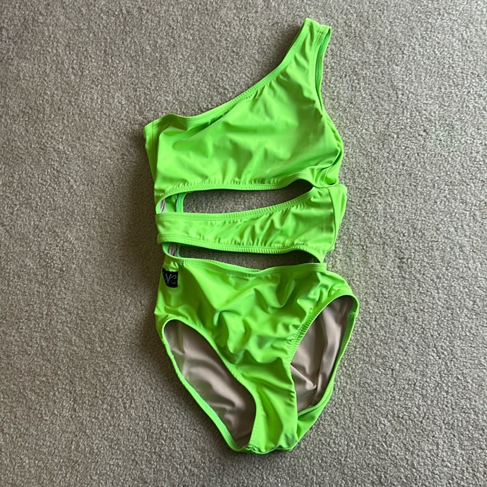 Kandi Koutre leotard